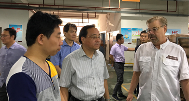 鐘樓區(qū)趙書記到我公司參觀