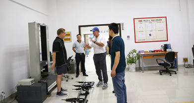 HS客人來常州市匠心獨具智能家具參觀